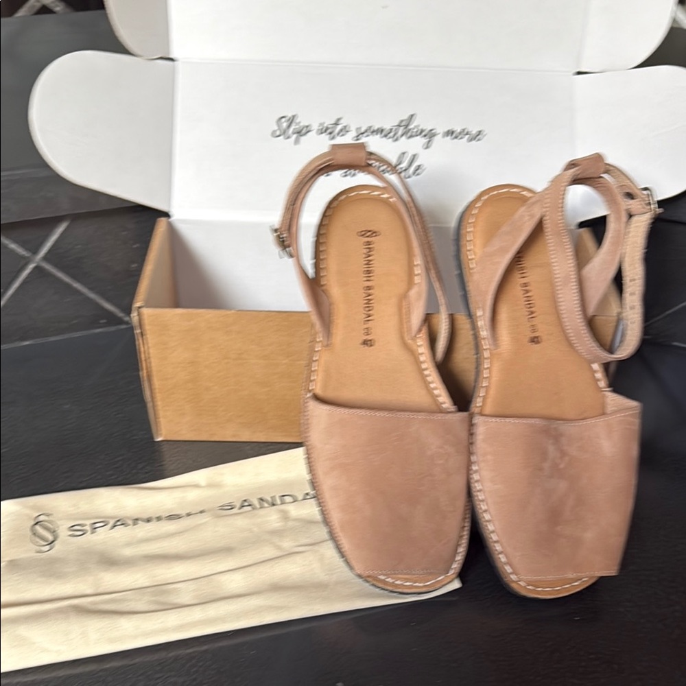 Women's Beige Leather Sandals by The Spanish Sandal Comp